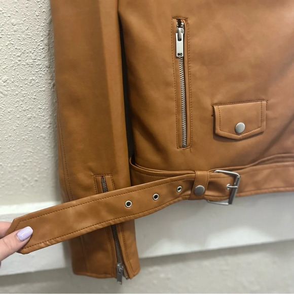 7 For All Mankind Camel Brown Faux Leather Motto Biker Jacket NWT Small - Picture 3 of 8